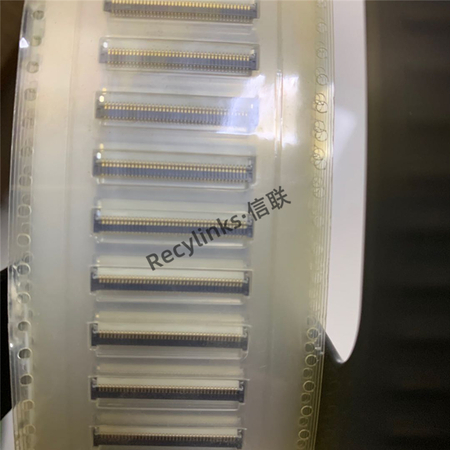 信联回收大量连接器